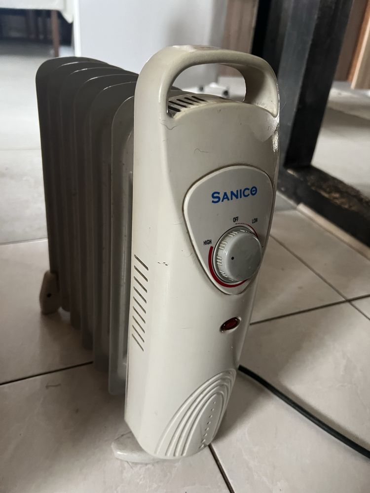 Maly grzejnik Sanico 800W