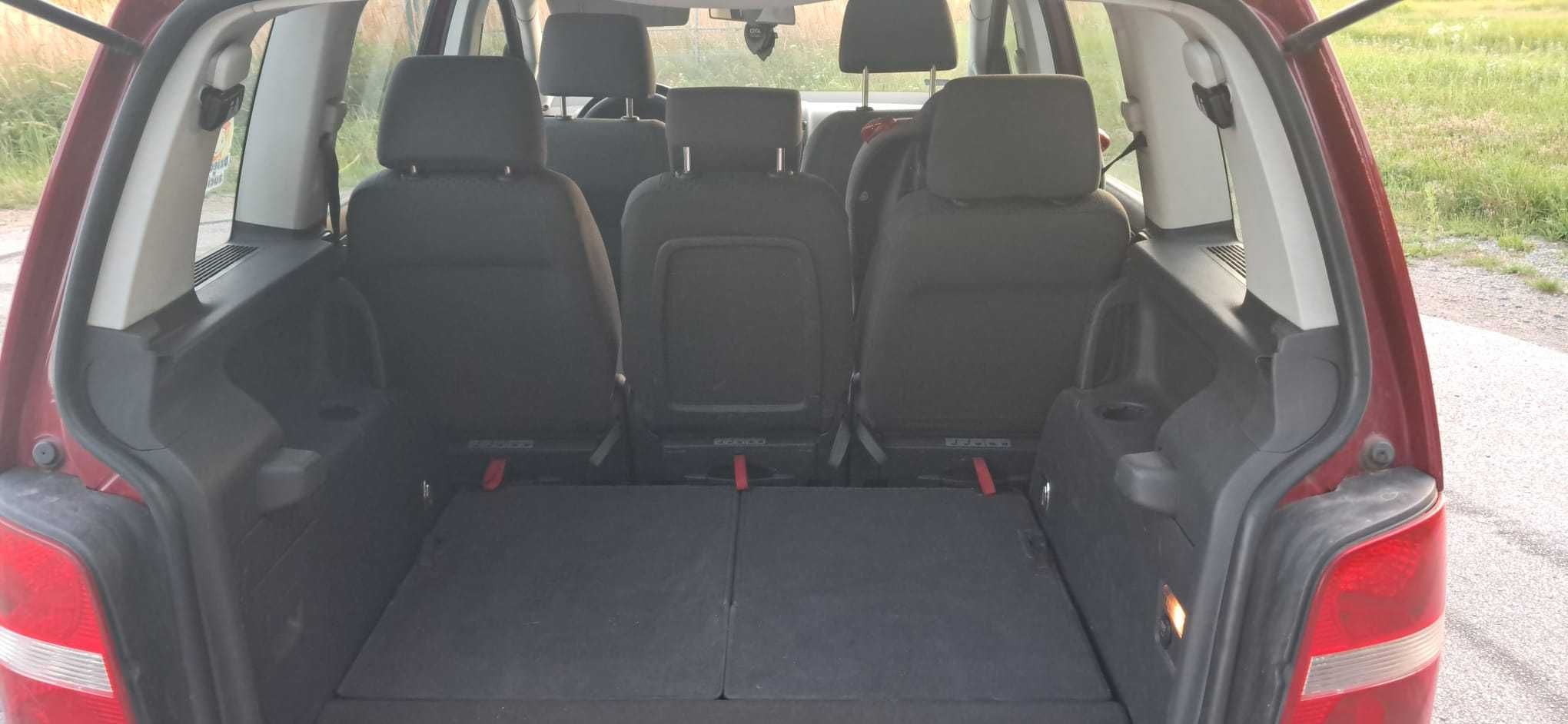 Volkswagen Touran 1.6 FSI ,7 osobowy