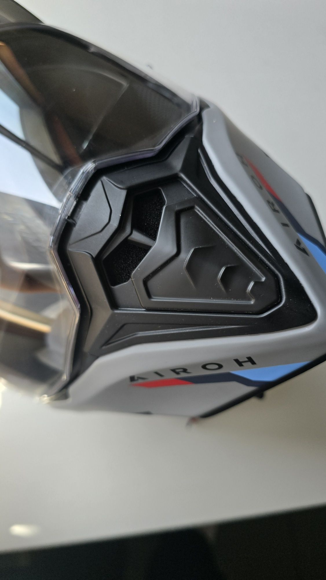 Airoh commander Factor XL