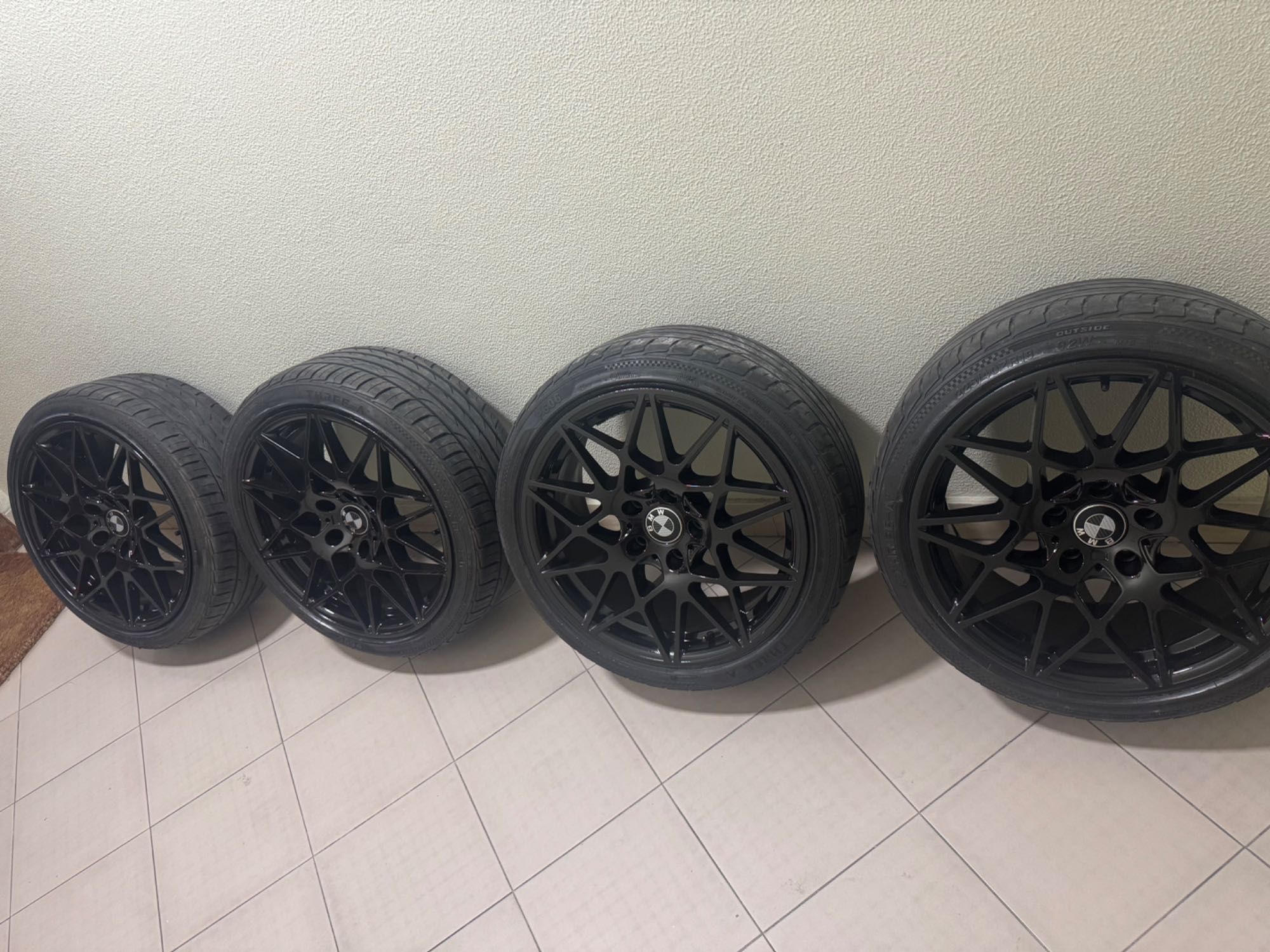 Jogo de jantes  BMW Aro 18 – 5x120 – ET J8 – Pneus em Ótimo Estado