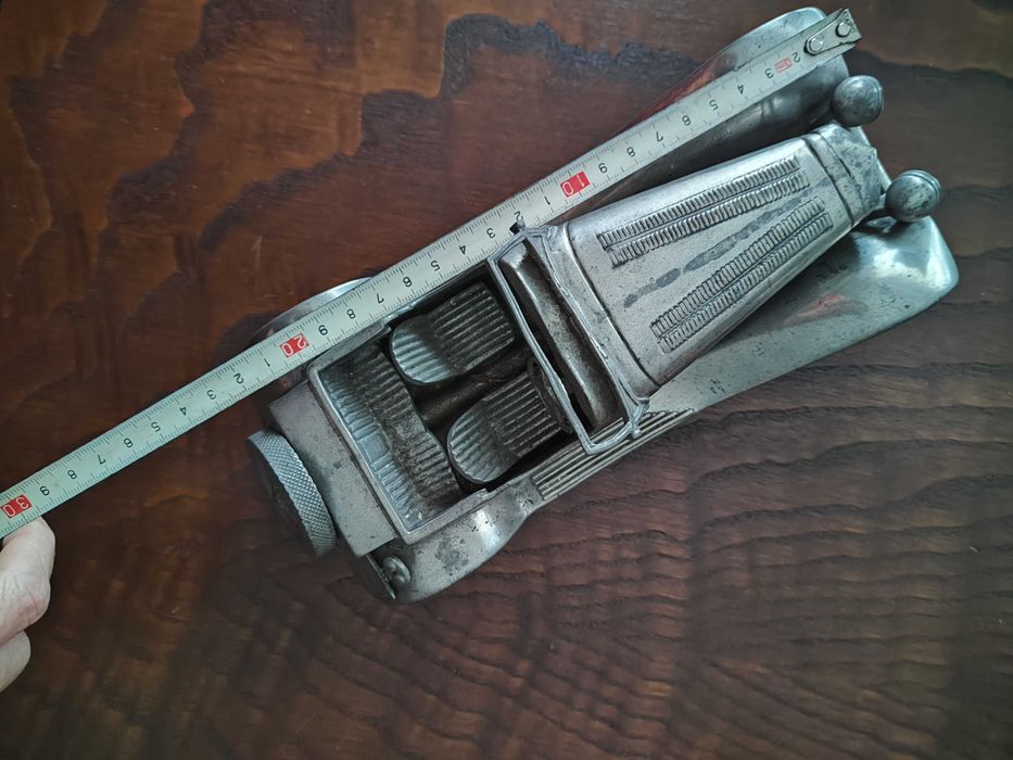 Carro decorativo em estanho puro