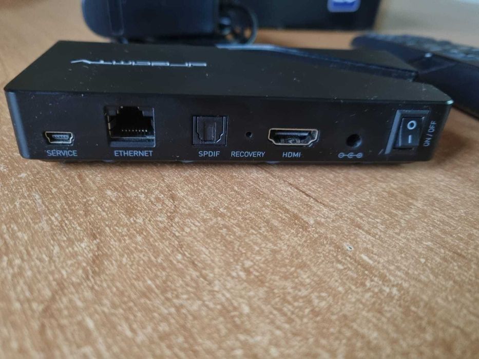 DreamTV Mini Ultra HD Iptv Streamer Bluetooth Smart TV Box