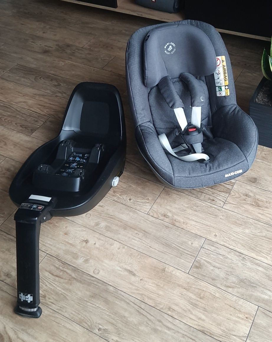 Fotelik Maxi Cosi + baza