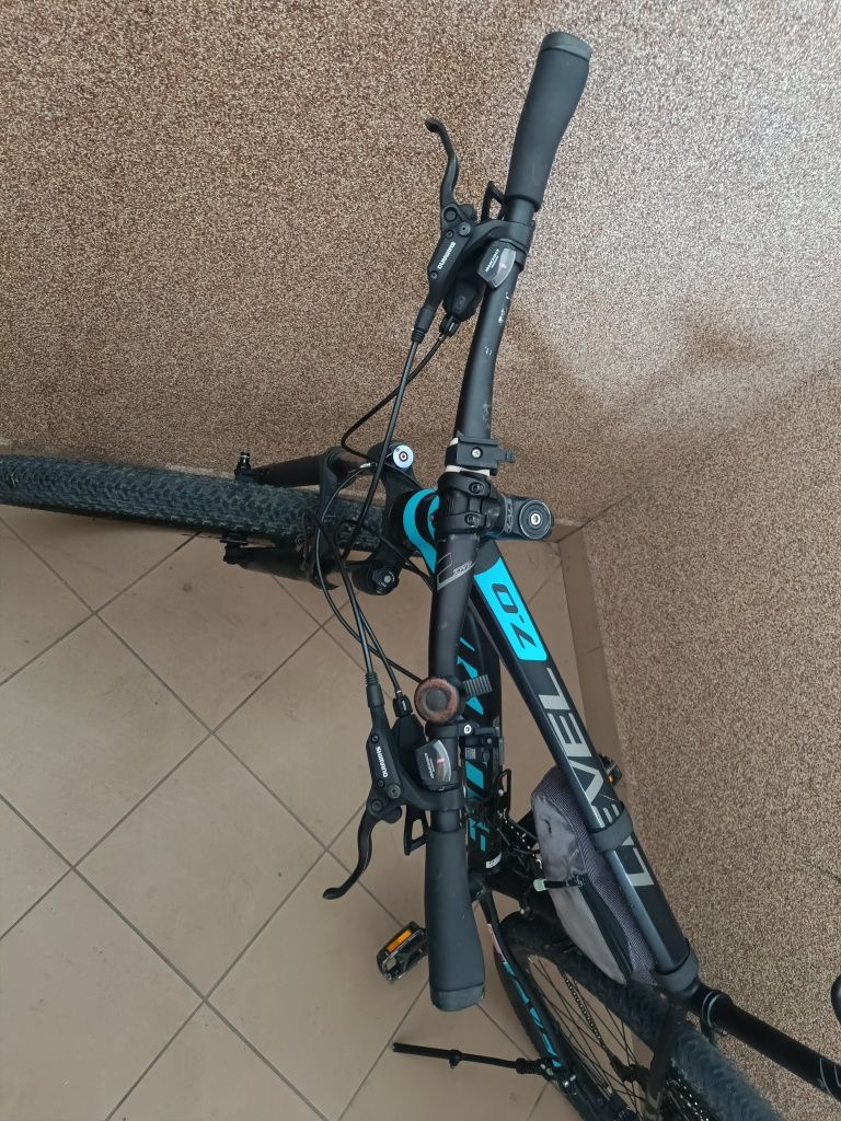 Kross level 7.0 szerokie opony rama M 19