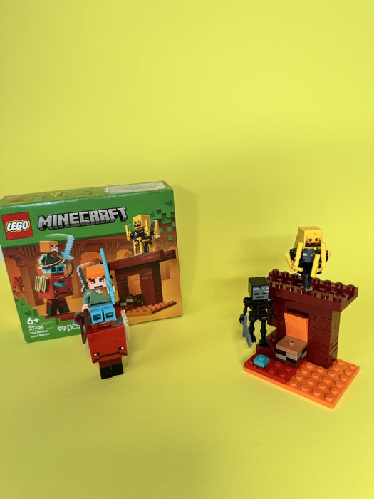 Конструктор LEGO Minecraft Битва з лавою у Незері (21266)