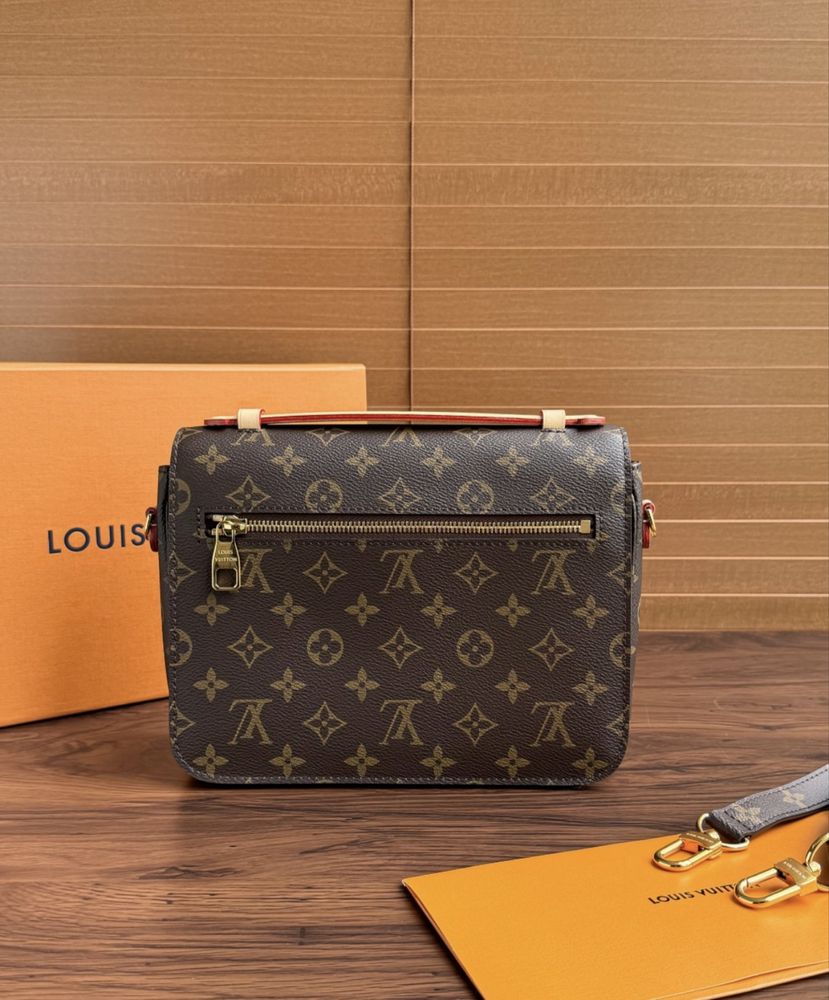Louis Vuitton Pochette Métis