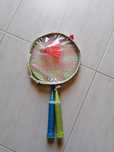 Raqutes de tenis e de badminton