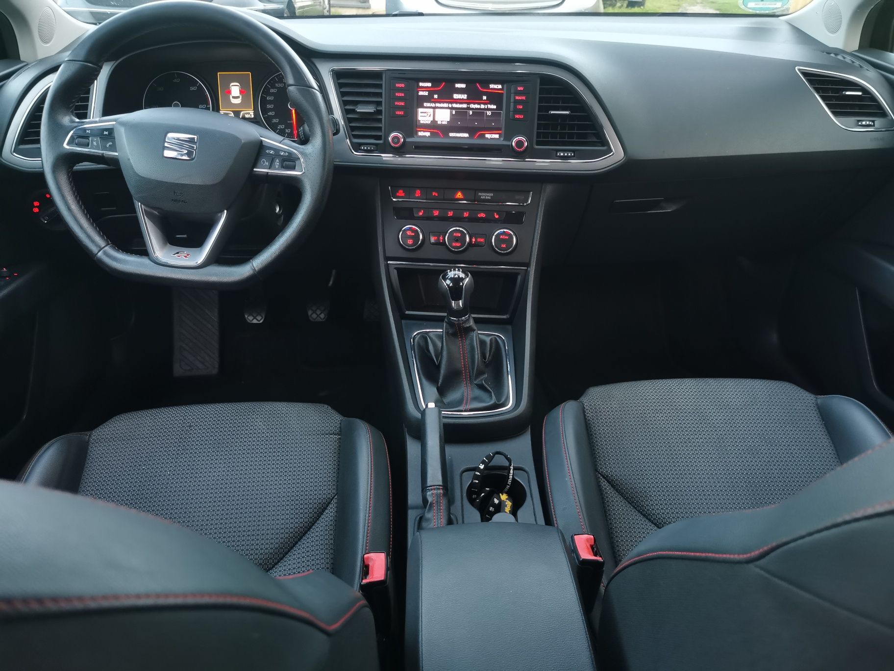 Seat Leon FR 2.0 TDI Sprowadzony Zarejestrowany 

Wersja wyposażenia F