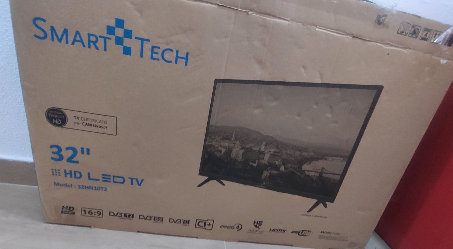 Televisão LED 32" SmartTech HD | Caixa Original + Comando | 100€