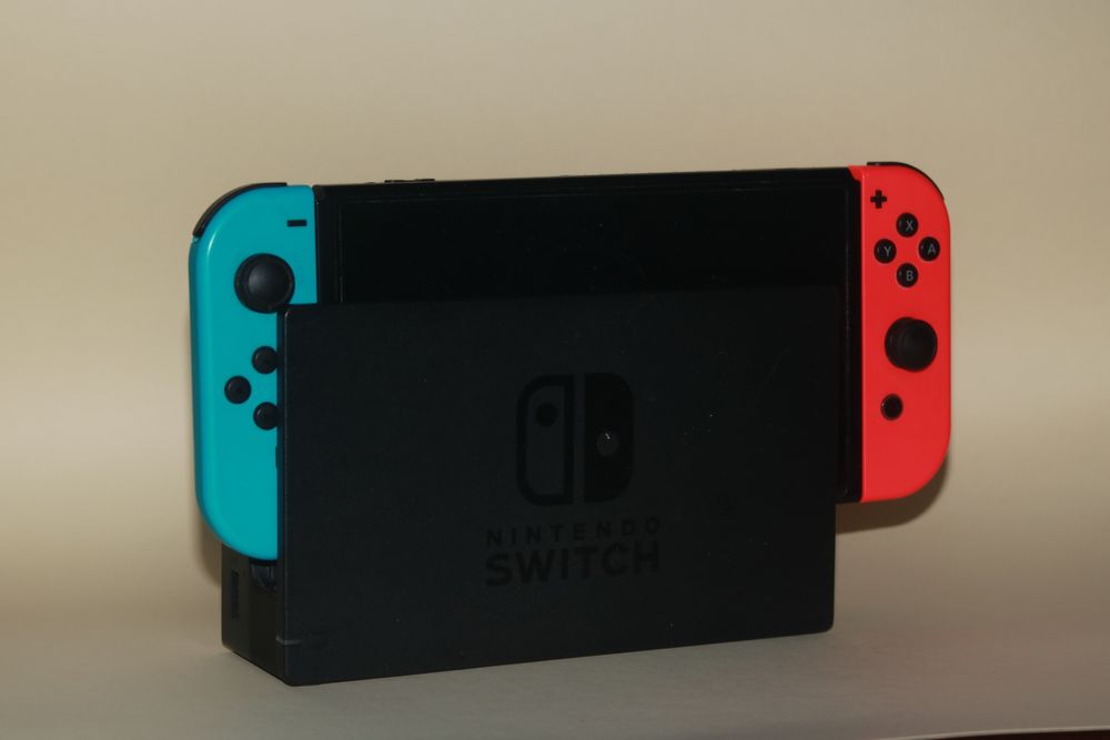 XBOX series S e Nitendo Switch com jogos