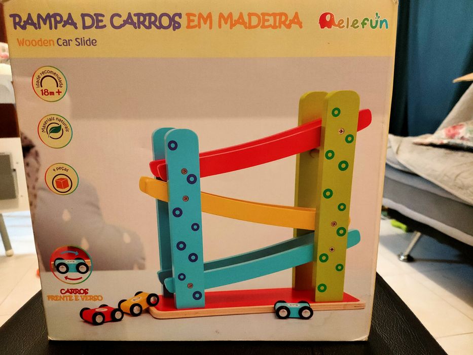 Pista didática de carrinhos em madeira
