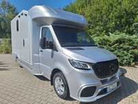 Mercedes-Benz Sprinter 319  Automat, Koniowóz z wyposażeniem