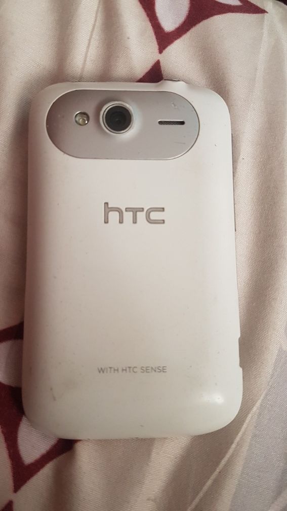 Мобильный Htc простенький