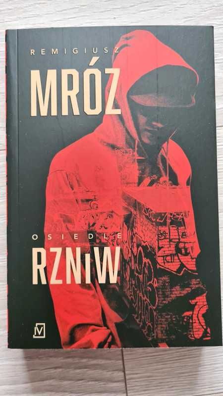 Osiedle RZNiW, Remigiusz Mróz