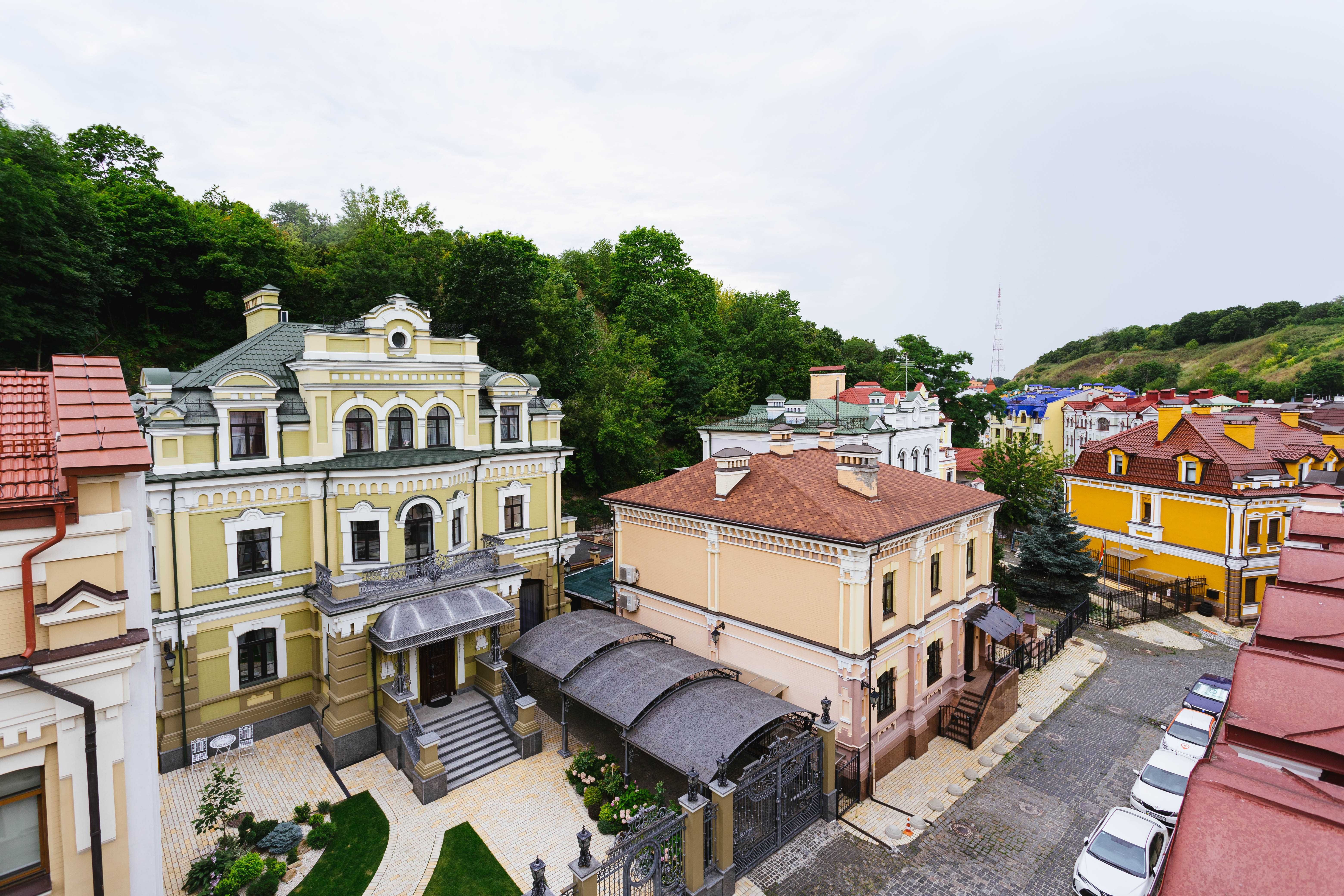ОФІС З ТЕРАСОЮ НА ВОЗДВИЖЕНЦІ | вул. Гончарна, 9А | 153 м² | Без %