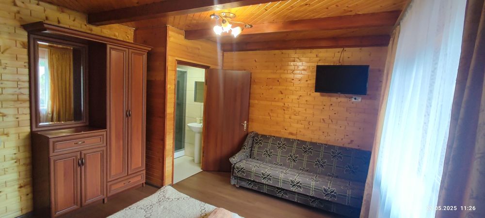 Частина Будиноку "Ясень" на 6 номерів 12-18місць з кухнею та