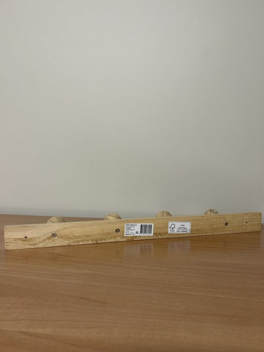 Cabide de madeira para fixar