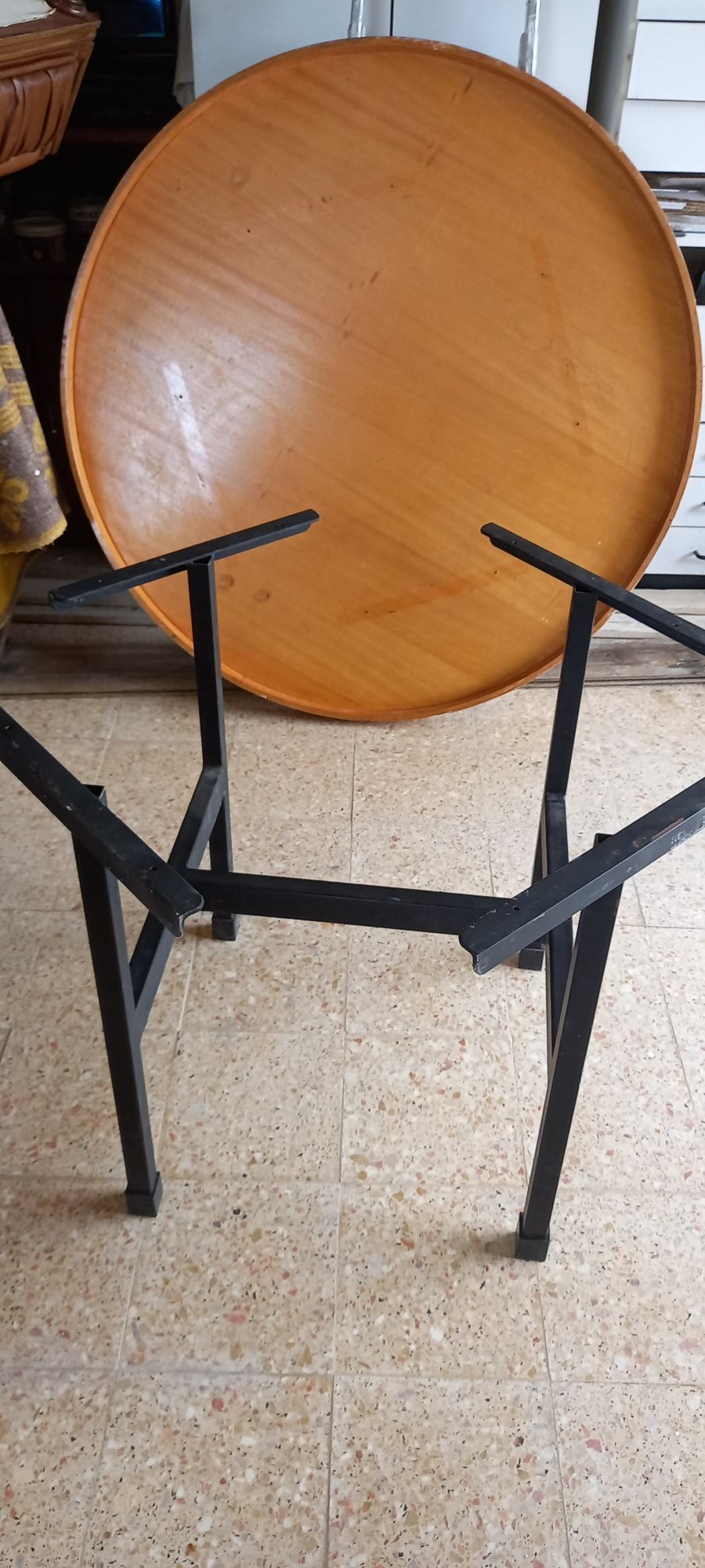 Mesa redonda x 120 cms