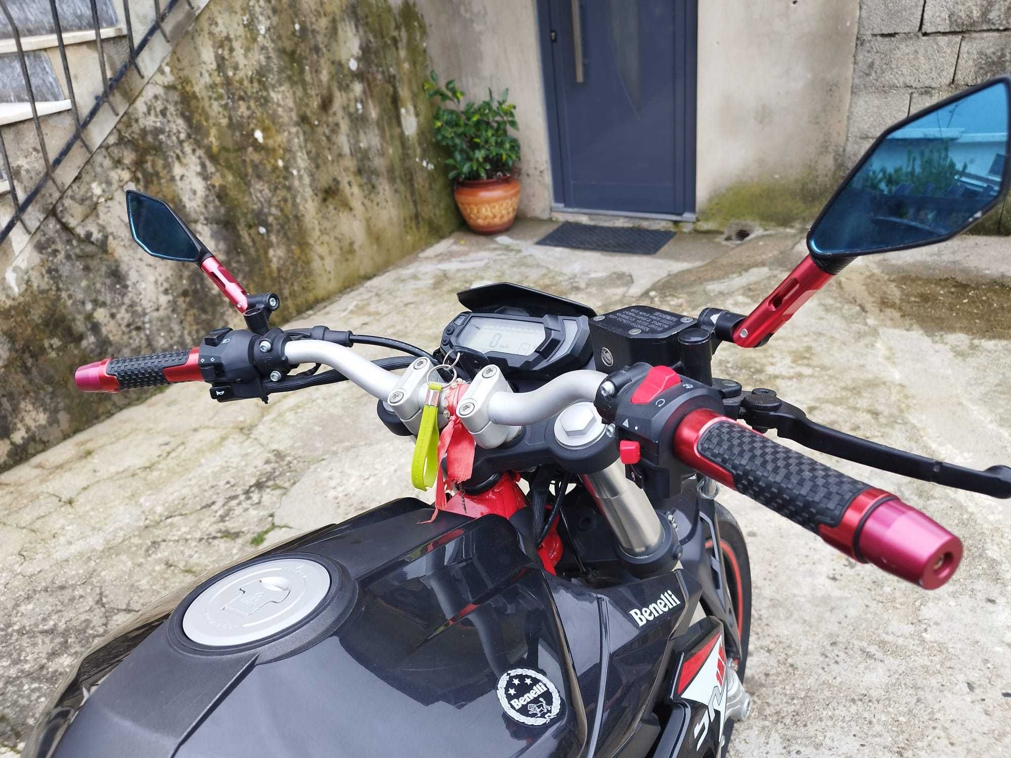 Benelli bn125 como nova, pouco usada.