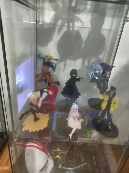Várias Figuras de Anime