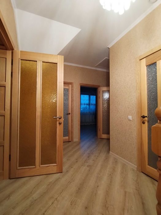 Стильний, розкішний будинок в с. Бездрик