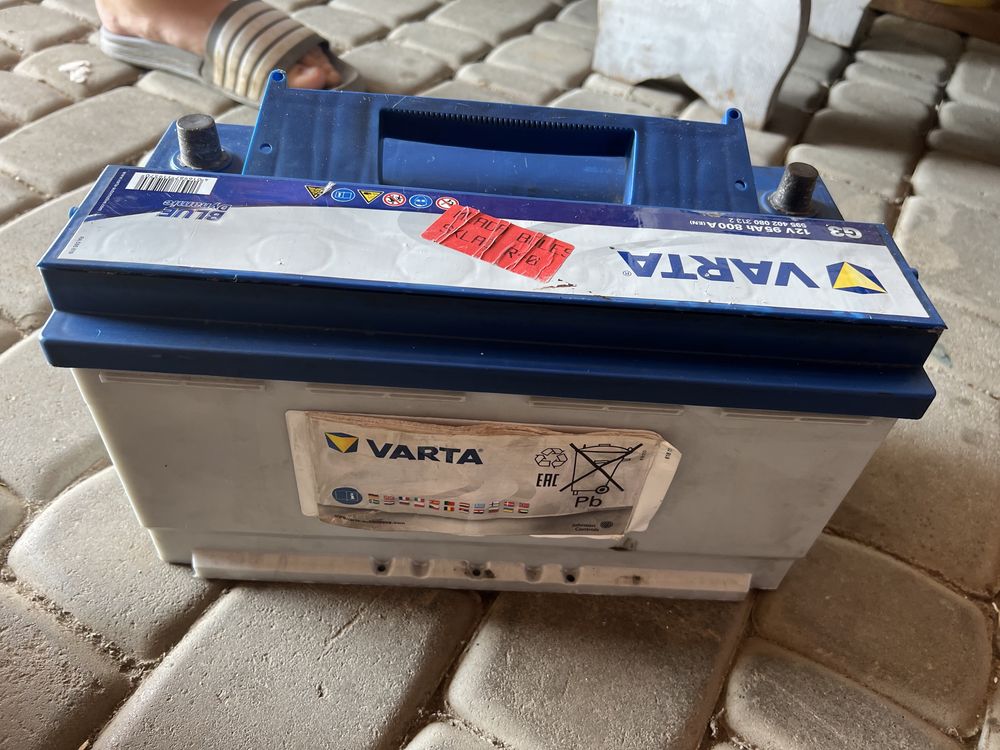 Продам акумулятор Varta 95 Ah 800A