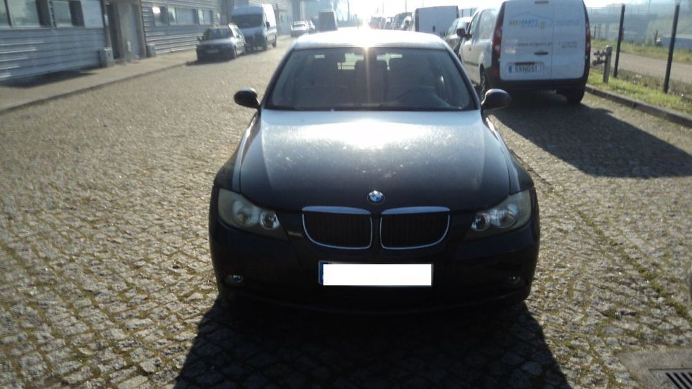 BMW 320i 4P 2006 - Para Peças