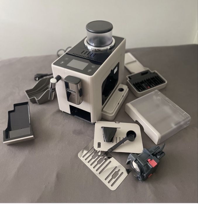 Ekspres Ciśnieniowy DeLonghi Rivelia EXAM440.35.BG