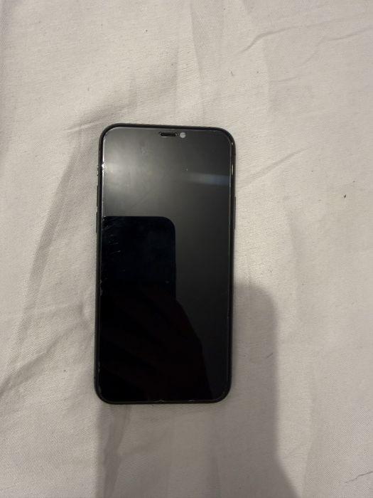 Sprzedam iPhone 11 pro