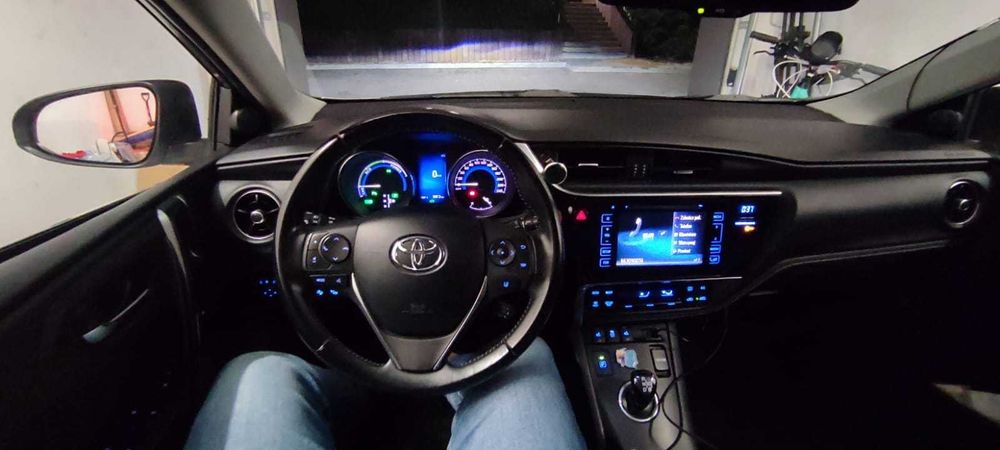 Toyota Auris Hybrid Selection ASO Polski Salon