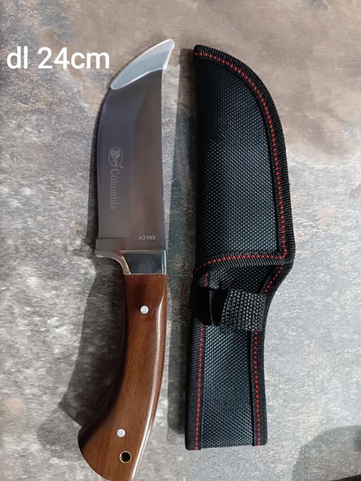 Nóż myśliwski z pochwą