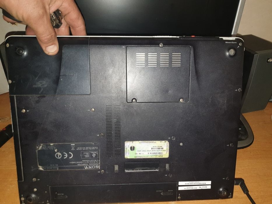 Ноутбук Sony model PCG -7N21 Vaiyo рабочий с зарядкой и мышкой