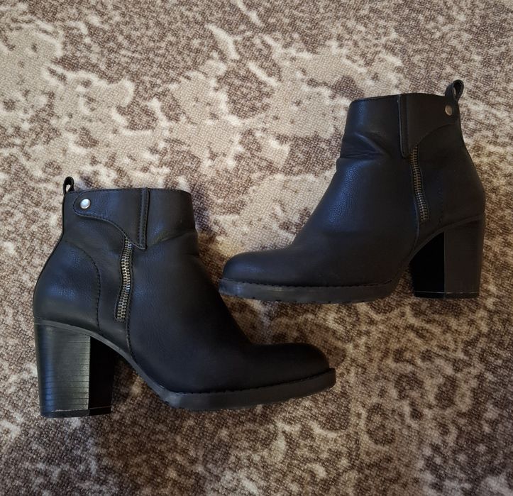 Женские ботинки, сапожки