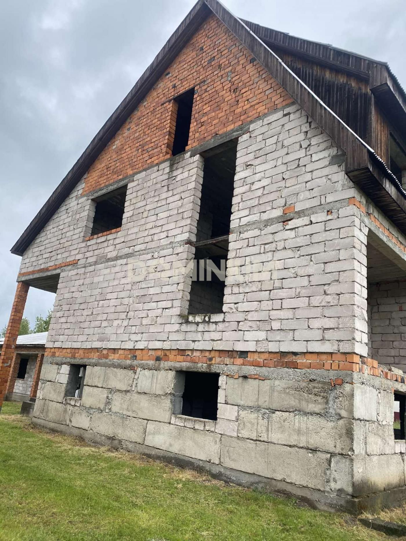 Продається новобудова у с. Іза, вул. Возєднання