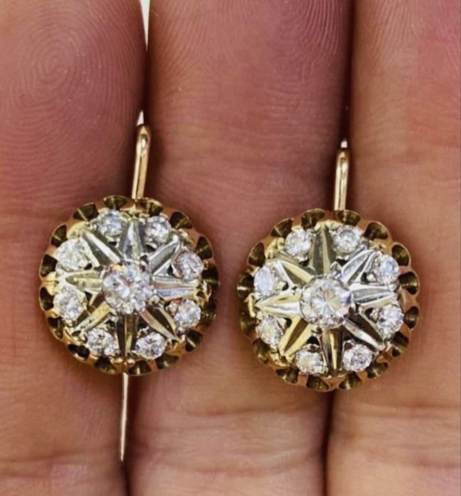 Золотые серьги с бриллиантами