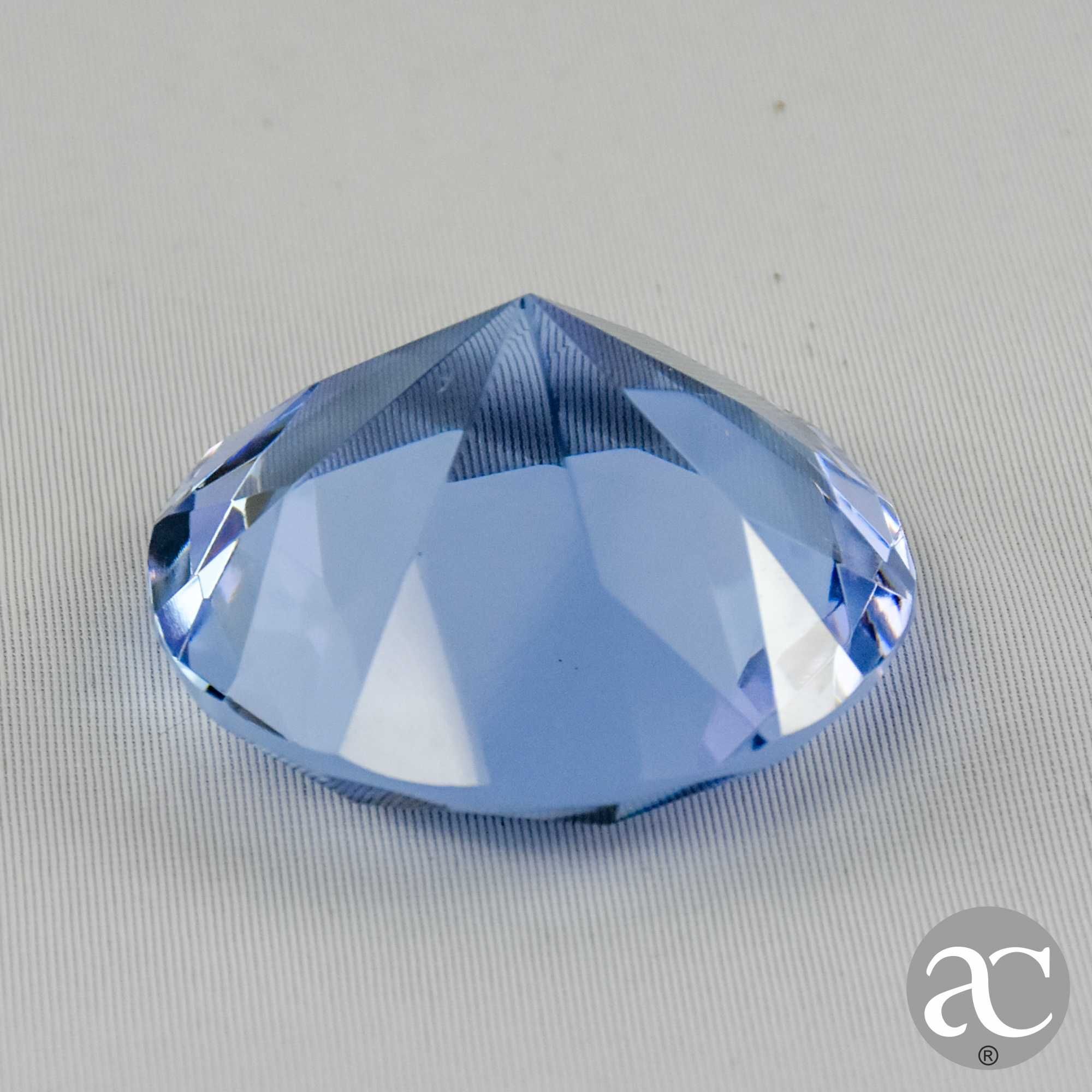 Pisa-papéis em cristal Rosenthal, forma de diamante Azul-claro, 6,2 cm