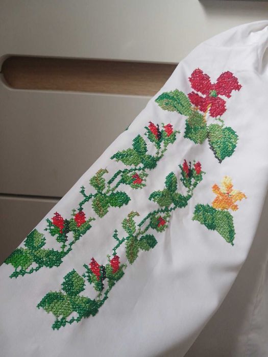 Вишиванка ручна робота