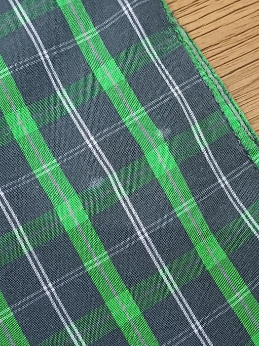 Dwie koszule w kratę dla bliźniaków jedna niebieska, druga zielona