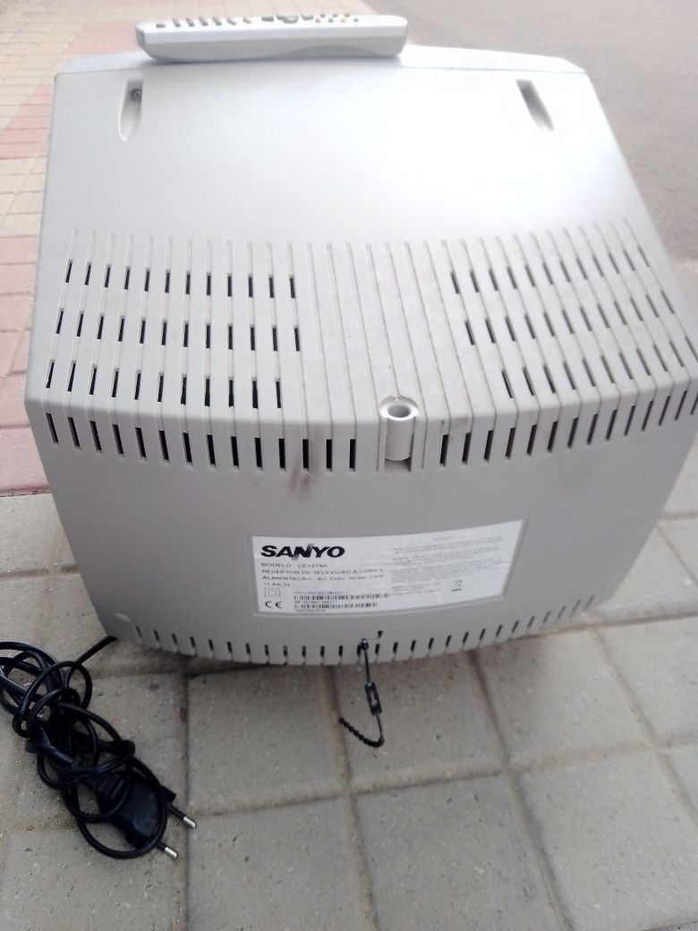 Televisão sanyo.