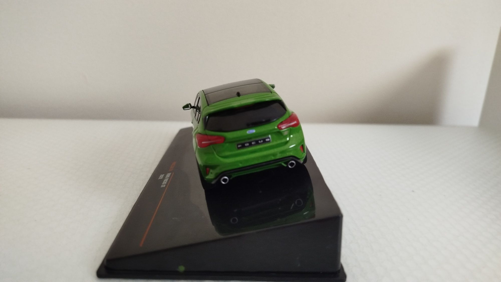 Miniatura Ford Focus ST 1/43 Nova