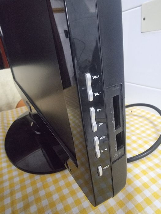 Tv lcd 22 polegadas akai