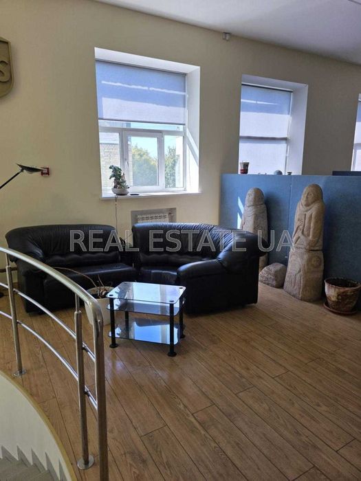 Без комісії. Оренда приміщення 1251 м² Володимира Сікевича буд. № 20-А