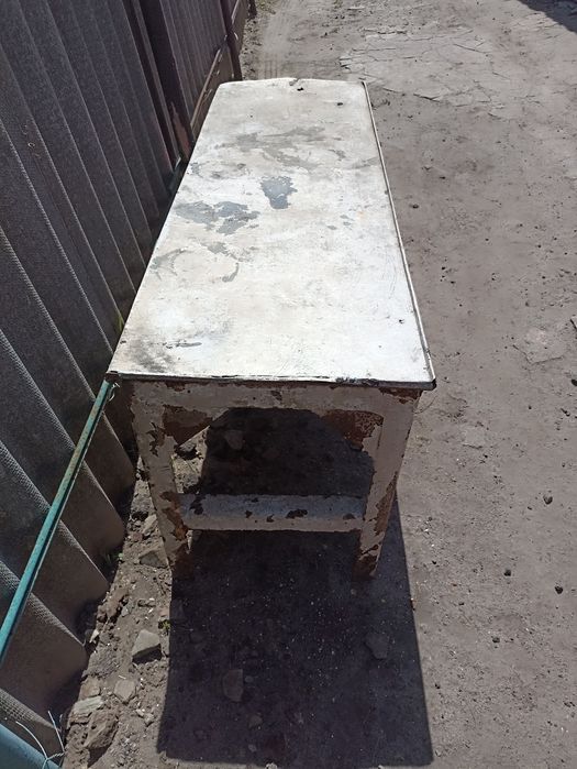 Продам стіл металевий в гараж