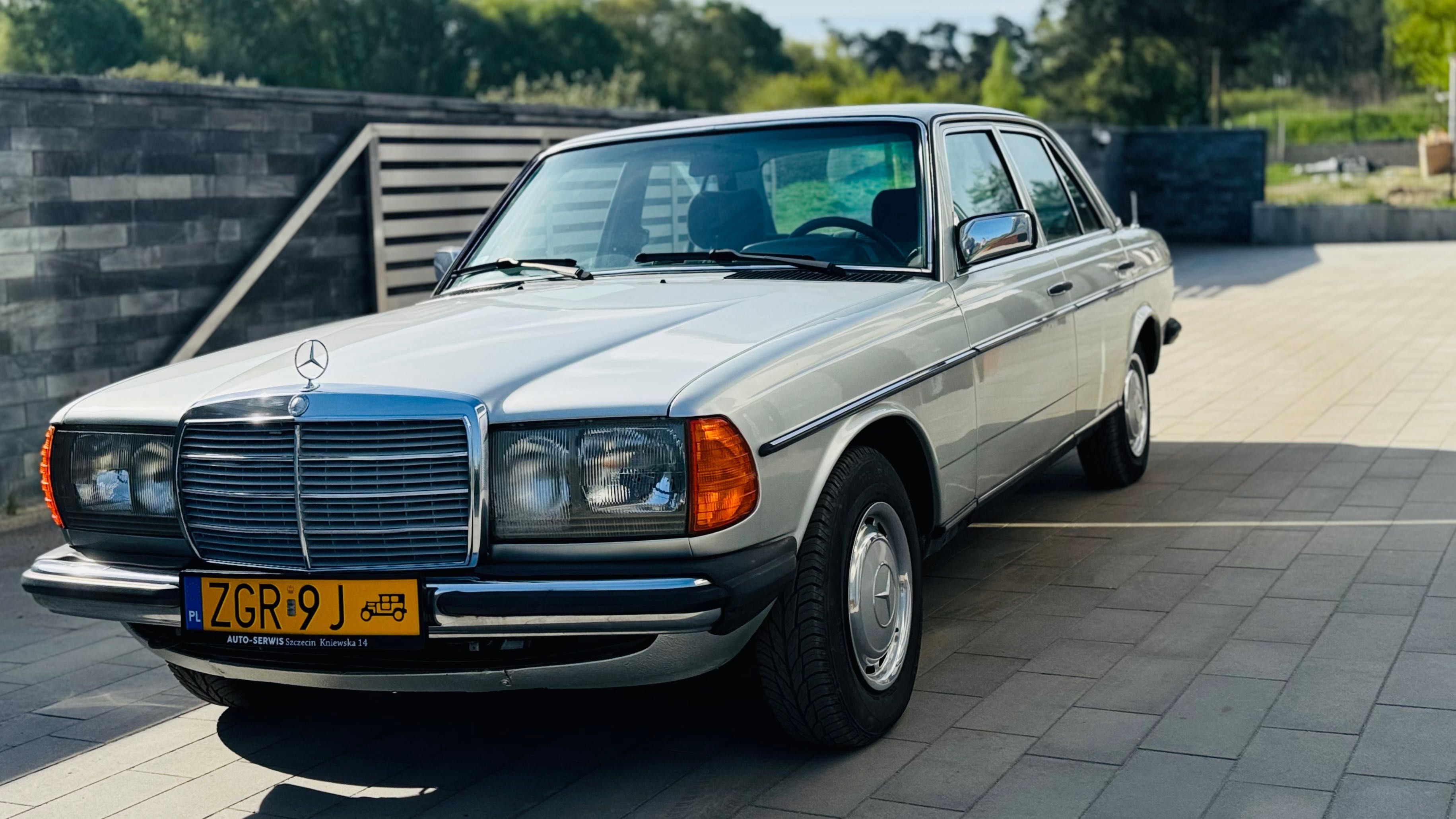 Sprzedam Klasyka  W123  2.5 benz