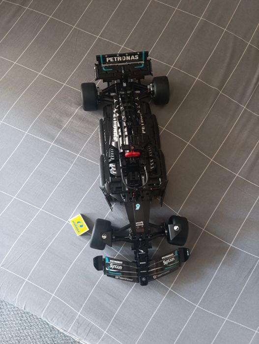 Продам Mercedes-AMG F1 W14 !!в собранном виде!!