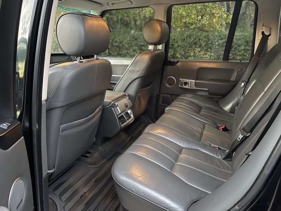 Продам Land Rover Range Rover 4.4 2007 года Официал