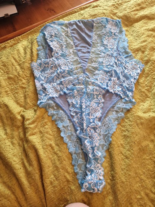 Koronkowe body błękitne