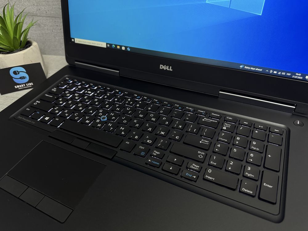 Потужний ноутбук Dell Precision 7710/17.3/i7-6820HQ/Nvidia/16 ddr4/256