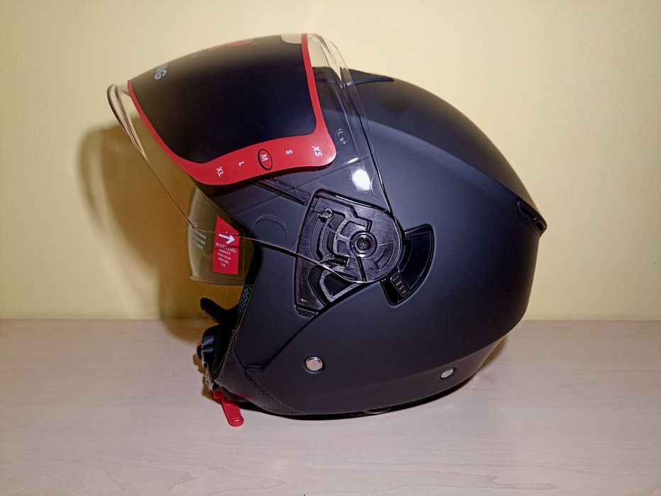 Kask na rower - hulajnogę - motocykl - rozm. M - blenda - długi wizjer