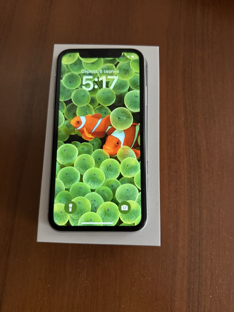 iPhone XR в ідельному стані